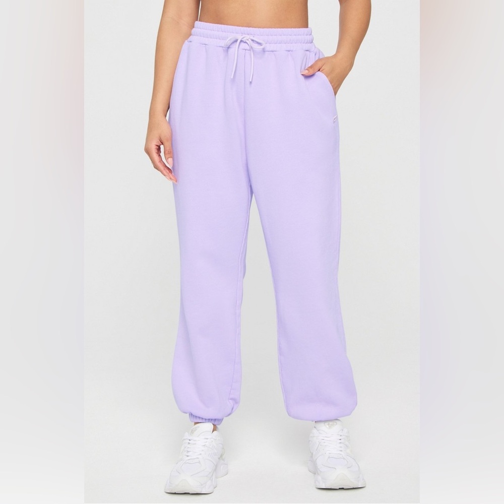 Fabletics Weekend Baggy Jogger in Washed Lilac Lotus